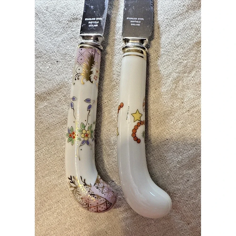 2 pcs Sheffield House of Prill floral and Christmas theme Cheese Knife England‎